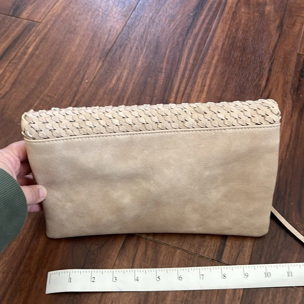 NWOT URBAN Expressions Beige Clutch - Picture 13 of 15